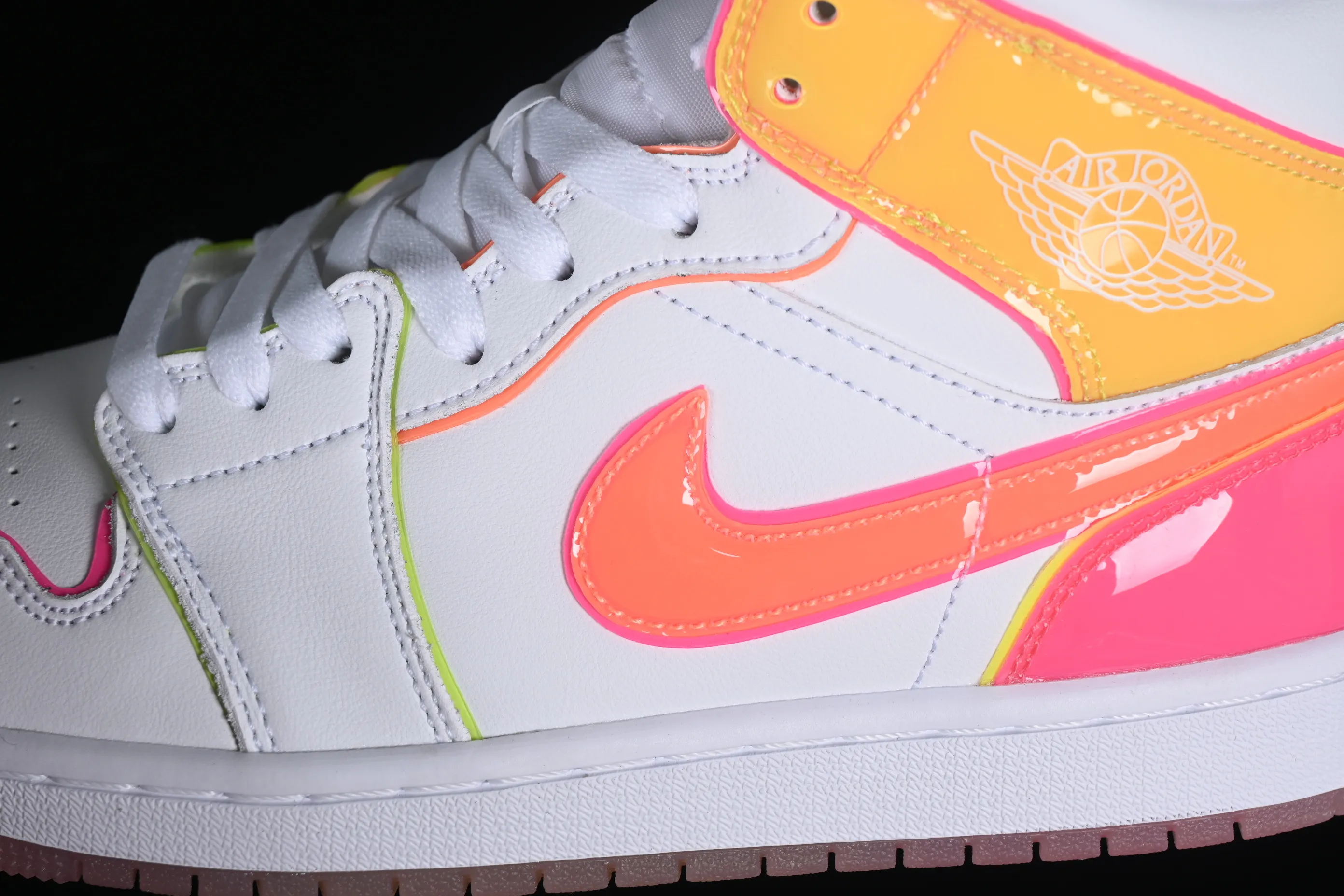 All Categories Air Jordan Jordan Series Basketball Shoes Air Jordan 1 Mid Air Jordan 1 Mid AJ1 Joe 1 Jelly Candy China Cultural Leisure Sneakers CV4611-100